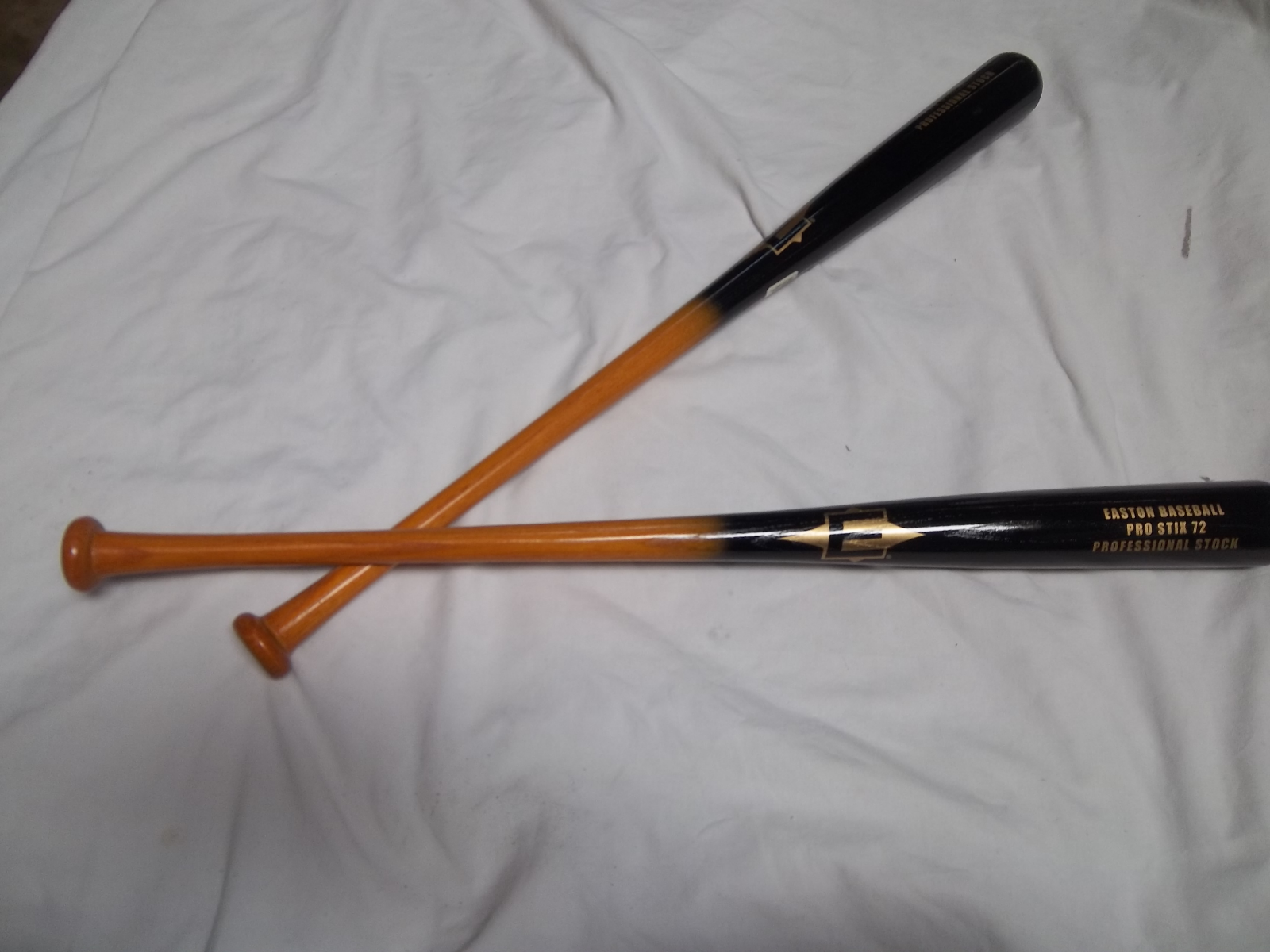 EASTON PRO STIX MAPLE 72 WOOD BASEBALL BAT - BLACK BARREL/KODIAK HANDLE