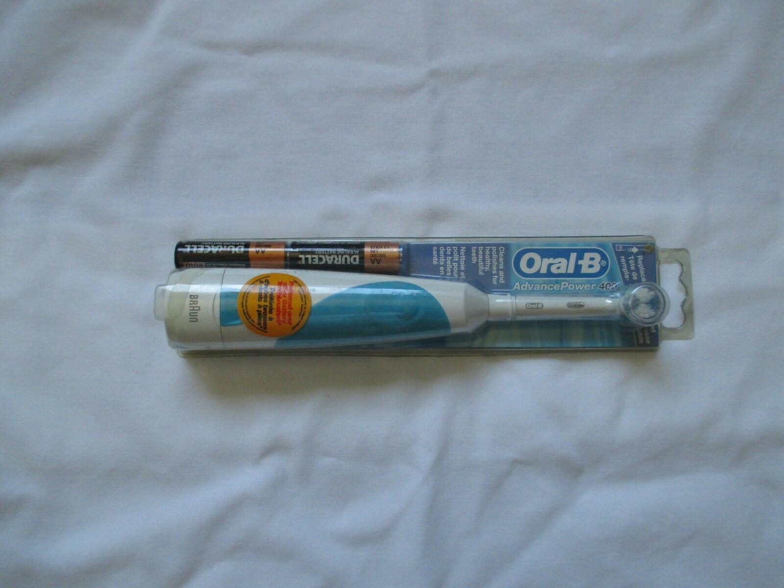 ORAL-B ADVANCE POWER  400 ELECTRIC TOOLBRUSH (COMES WITH 2 DURACELL BATTERIES)