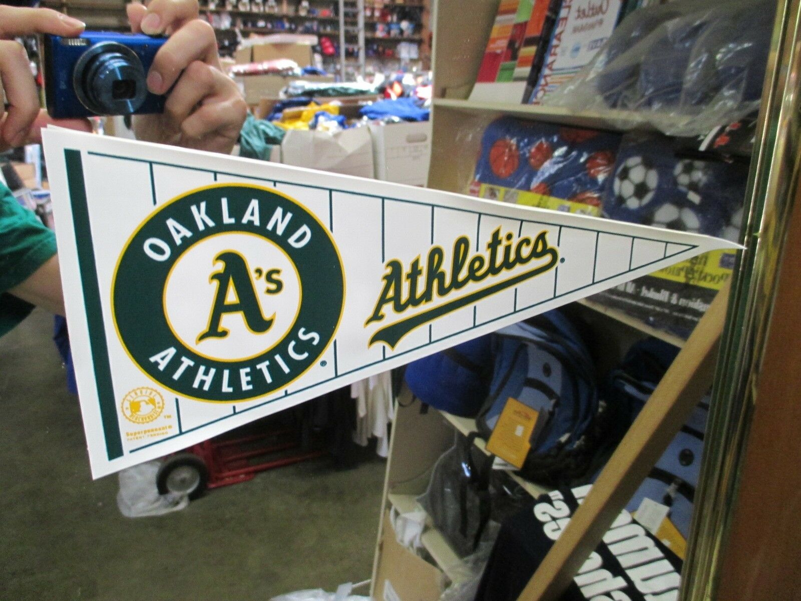UNIVERSAL HEIGHTS OFFICIALLY LICENSED OAKLAND ATHLETICS SUPERPENNANT