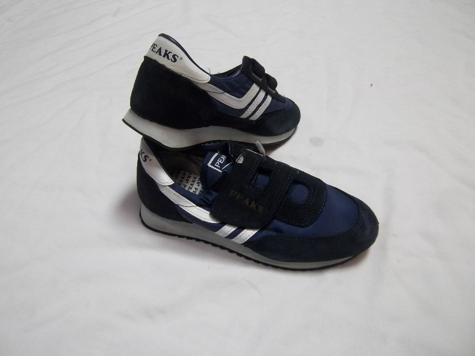 PEAKS 790 VINTAGE YOUTH  TENNIS SHOE(VARIOUS SIZES) NAVY/WHITE COLOR