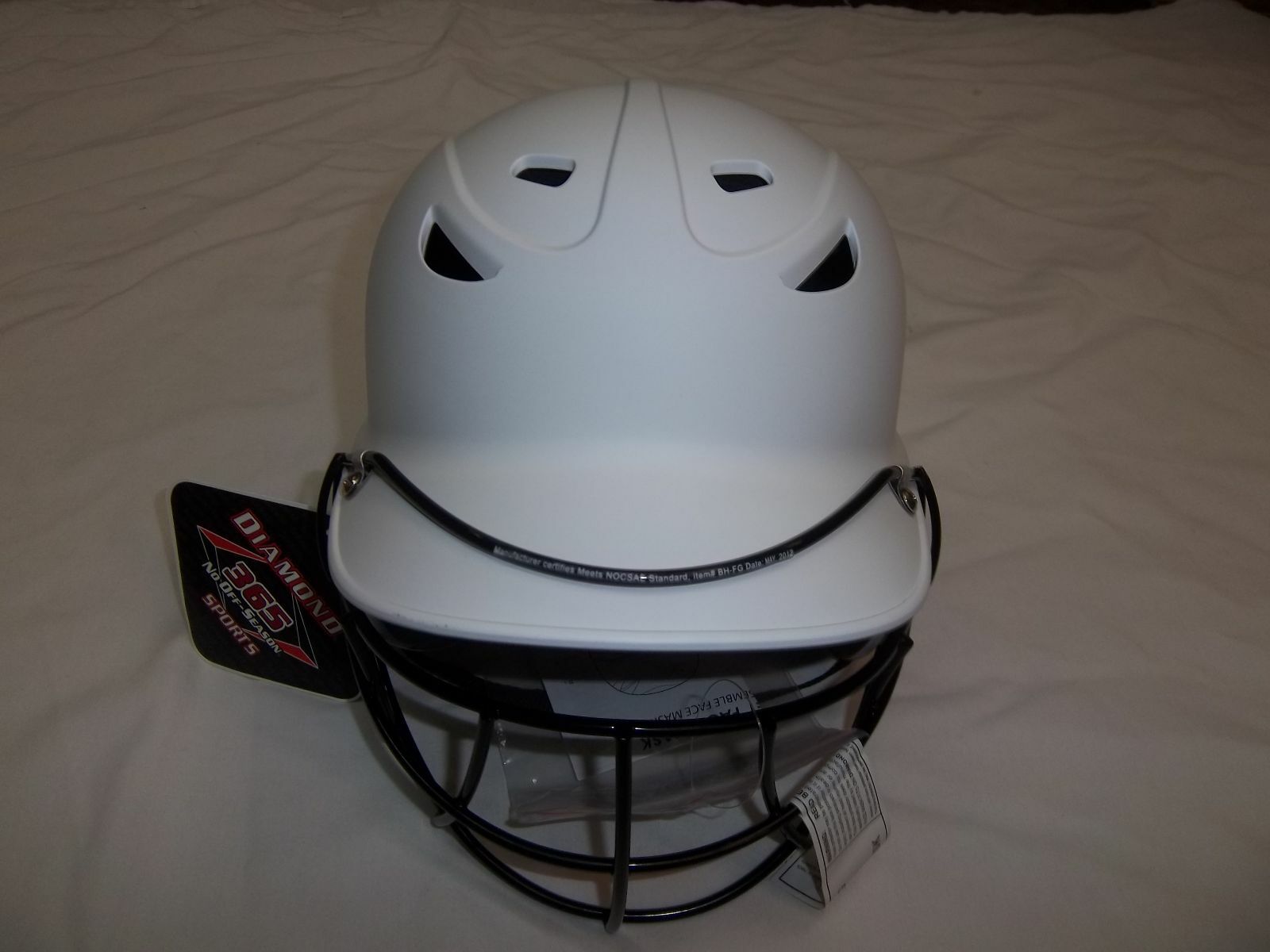 DIAMOND DBH-97M WFG BASEBALL/SOFTBALL BATTING HELMET WHITE WITH BLACK FACE GUARD
