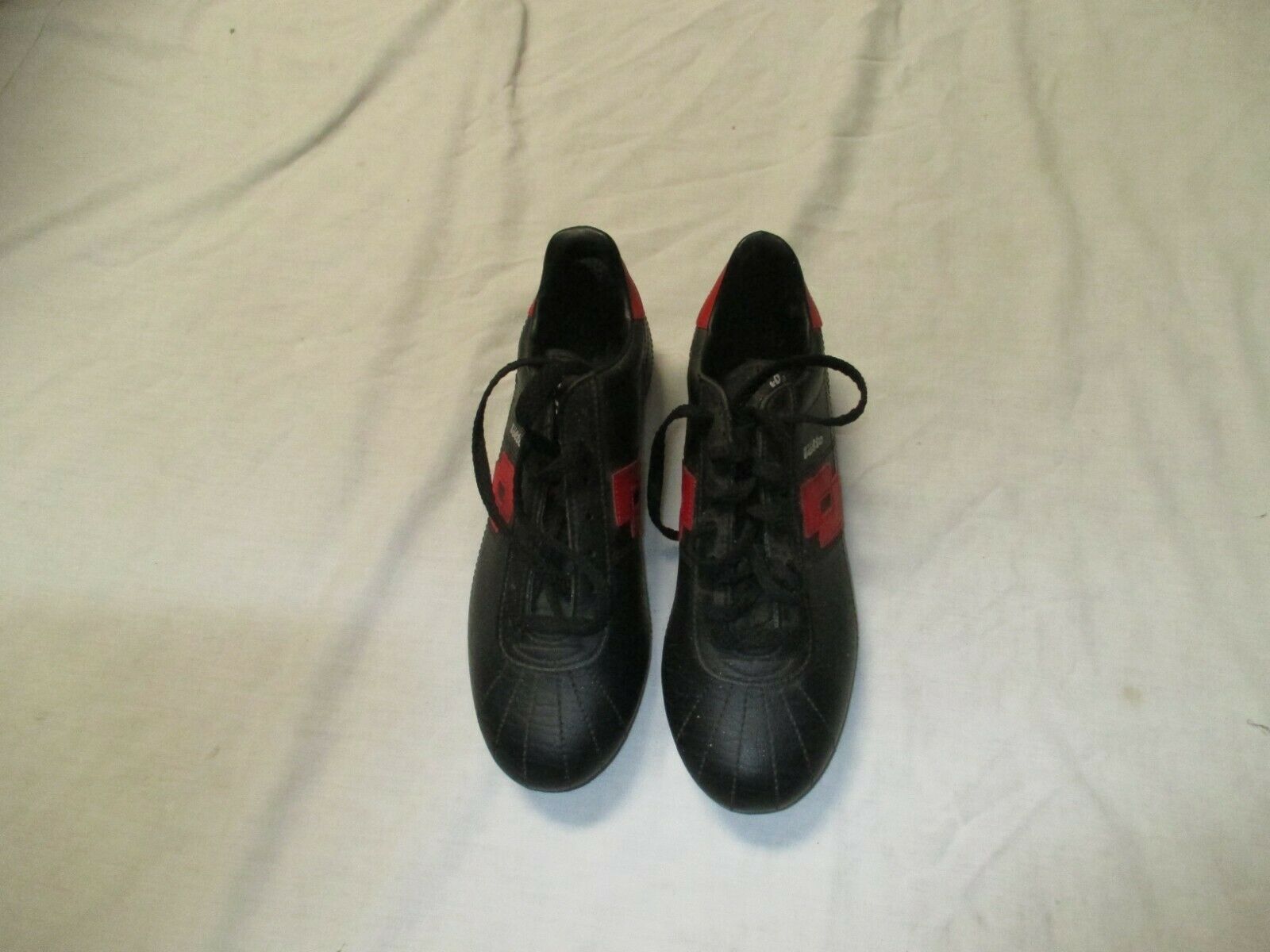 LOTTO YOUTH BLACK/RED SOCCER SHOES (VARIOUS SIZES)
