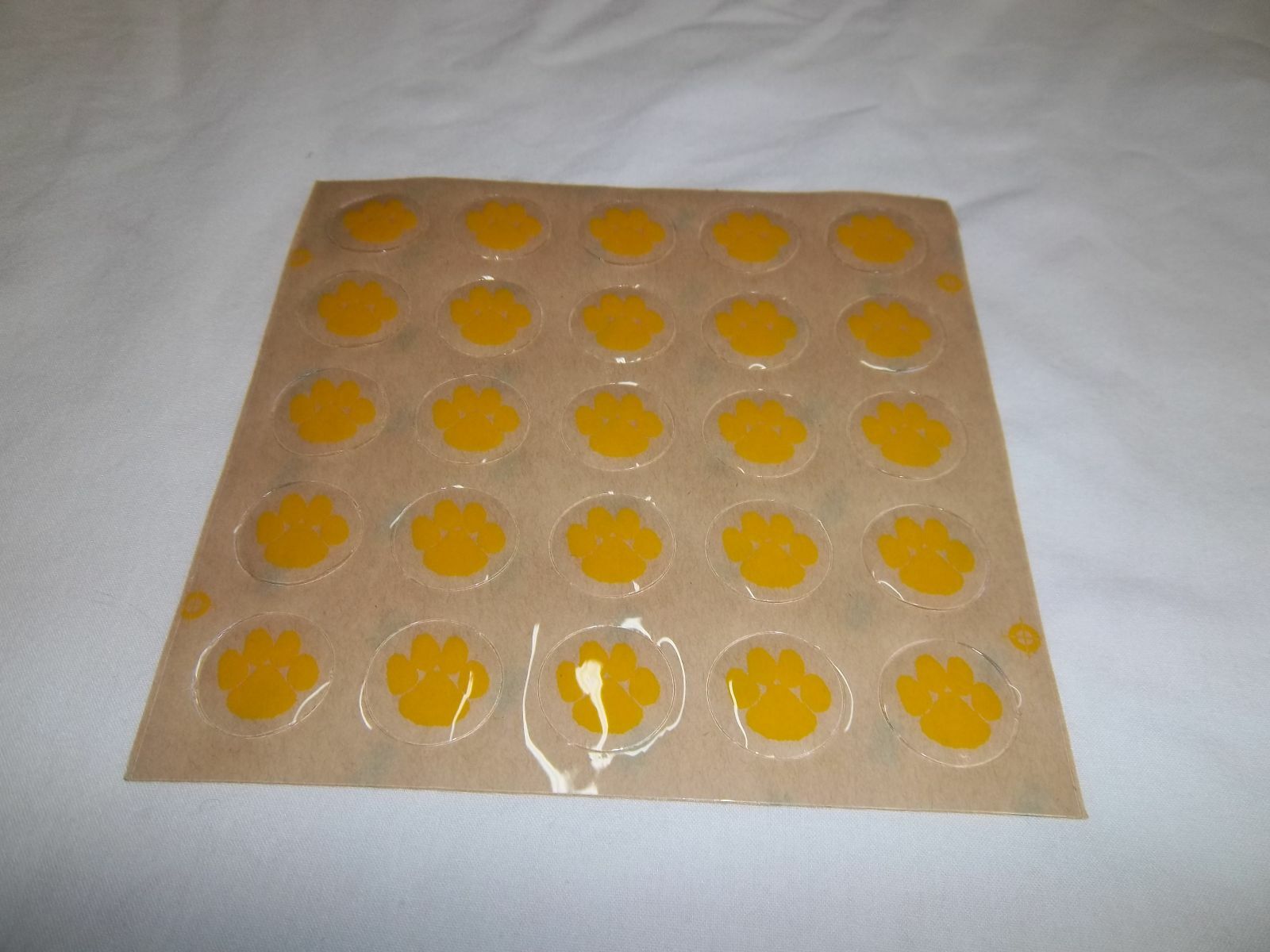 3M AWARD DECALS - 25 GOLD PAWS
