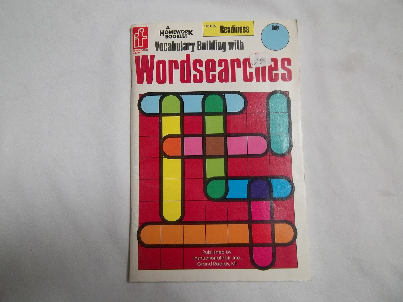 IF0107 VOCABULARY BUILDING WITH WORDSEARCHES A HOMEWORK BOOKLET (PAPERBACK)