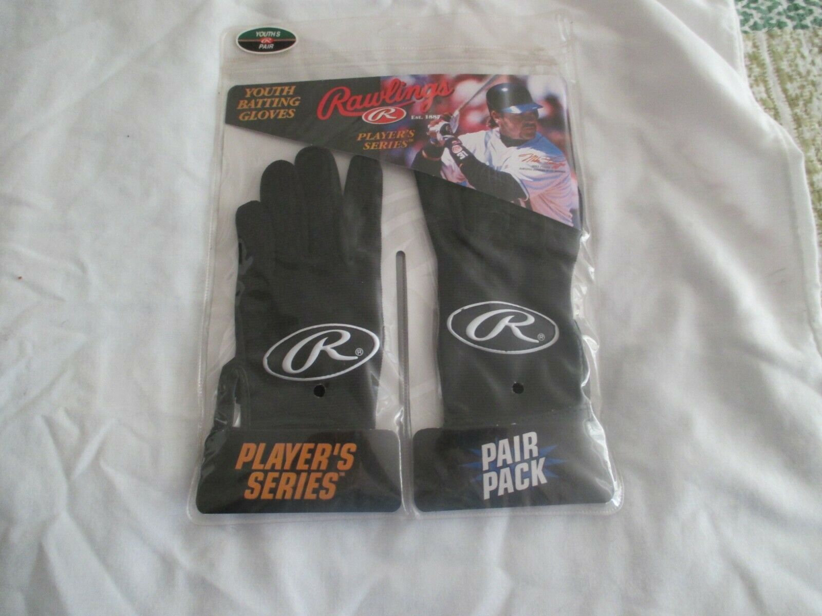 RAWLINGS  YOUTH  PLAYER SERIES  BATTING GLOVES (BLACK) (SOLD IN PAIRS)