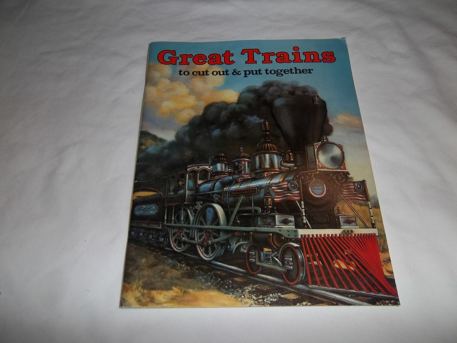 GREAT TRAINS WITH CUT-OUTS  (PAPERBACK)