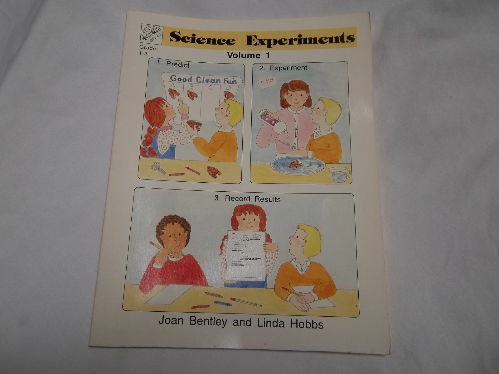 EMC817 SCIENCE EXPERIMENTS VOLUME 1  PAPERBACK