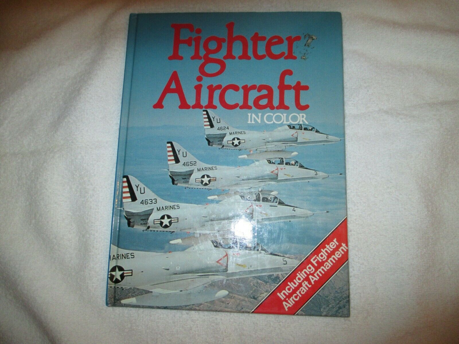 FIGHTER AIRCRAFT IN COLOR ( HARD BACK)