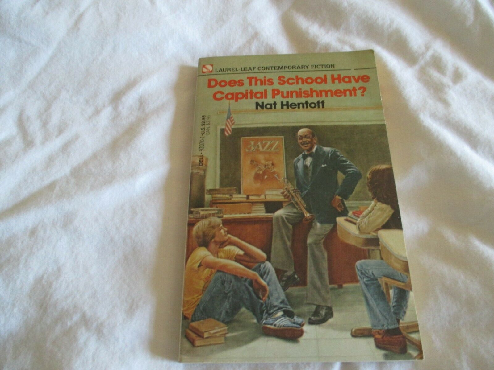 DOES THIS SCHOOL HAVE CAPITAL PUNISHMENT  (PAPERBACK)