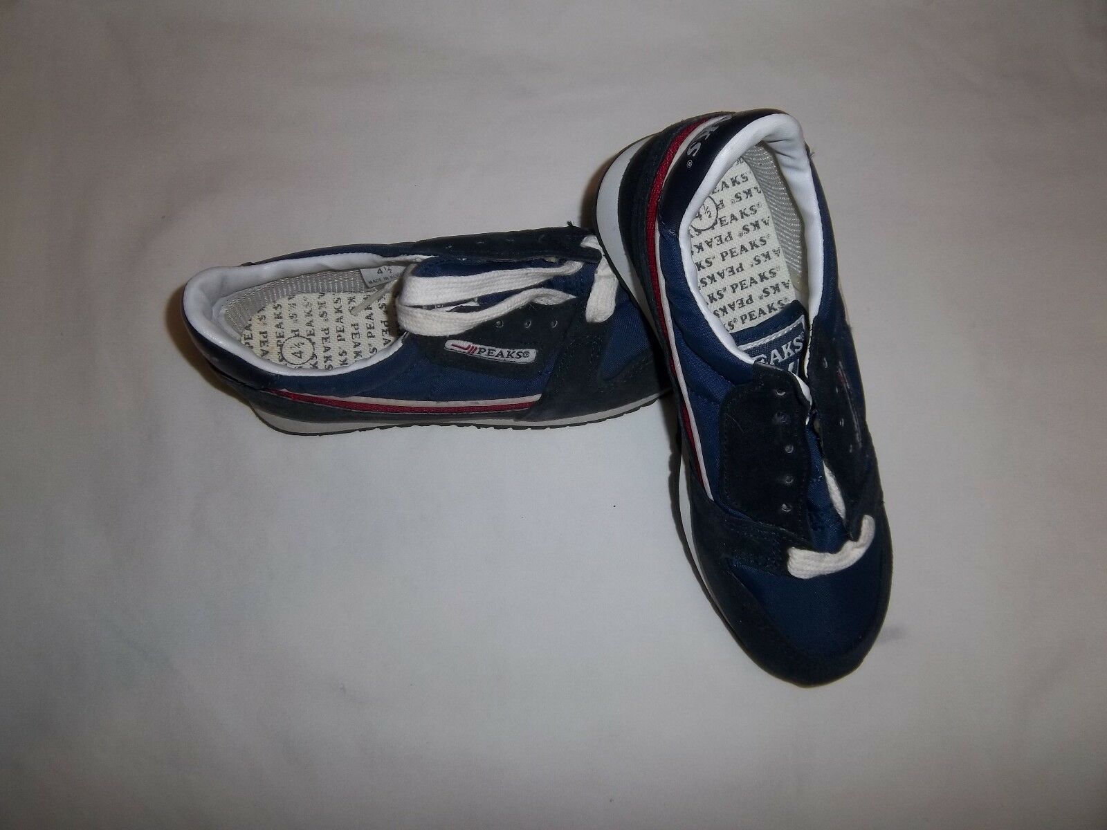 PEAKS B380 VINTAGE YOUTH  TENNIS SHOE(VARIOUS SIZES) NAVY/RED/WHITE COLOR