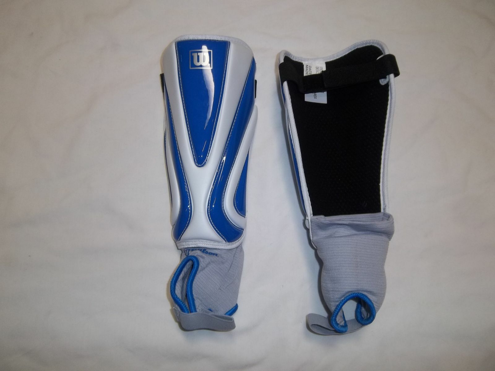 WILSON WSP5407 SOCCER SHIN GUARDS  ADULT ONLY