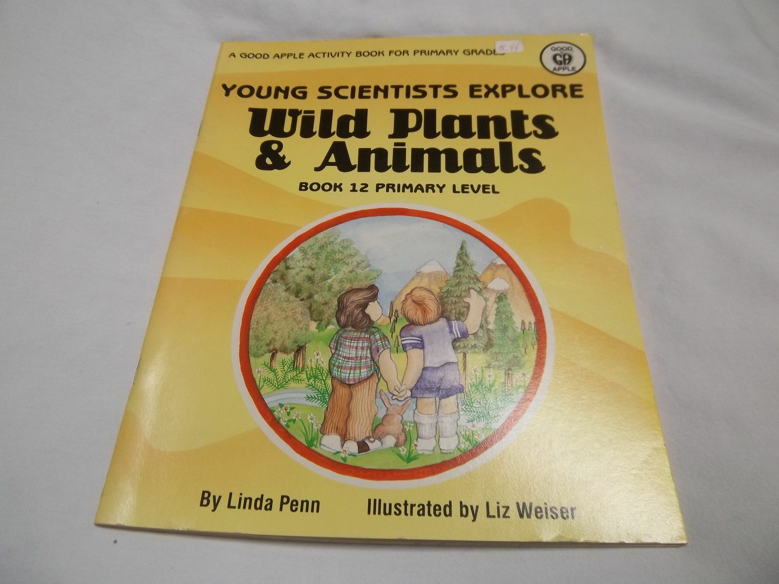 YOUNG SCIENTISTS EXPLORE WILD PLANTS AND ANIMALS (PRIMARY LEVEL)PAPER BACK