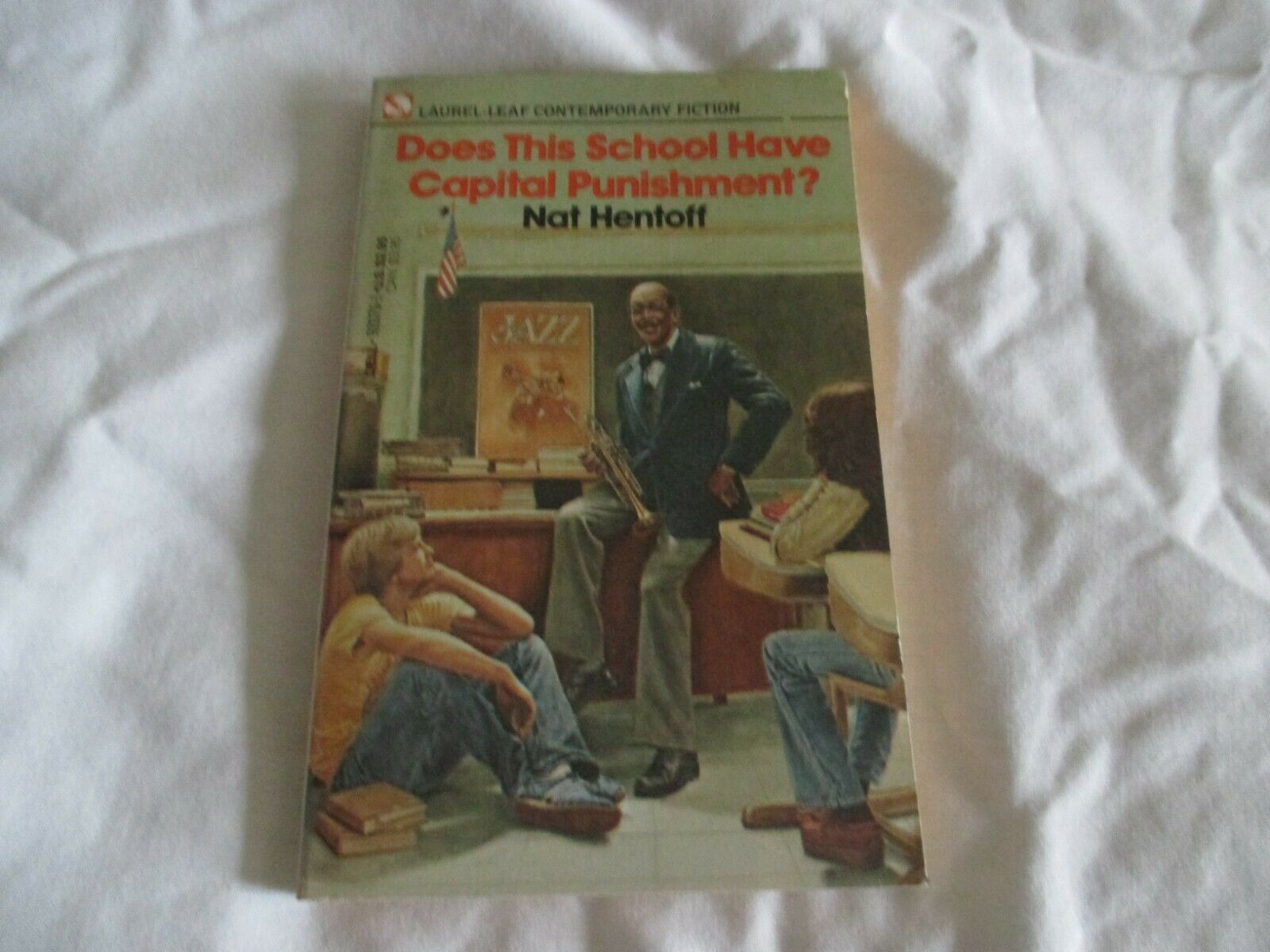 DOES THIS SCHOOL HAVE CAPITALPUNISHMENT( PAPERBACK)