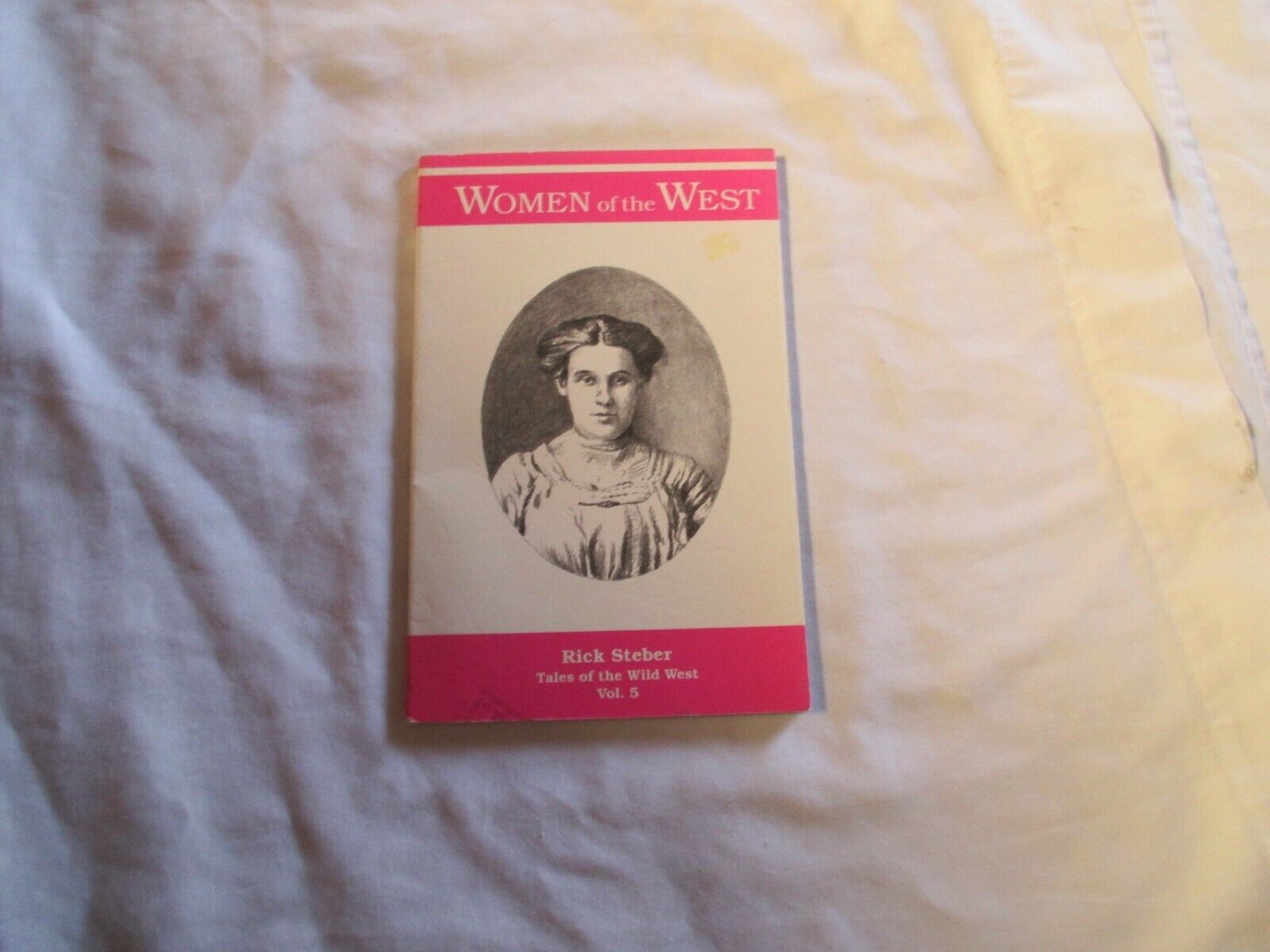 WOMEN OF THE WEST  (PAPERBACK)